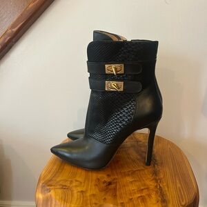 Gorgeous ❤️Designer Black Heeled Boots with Gold Buckles❤️❤️39